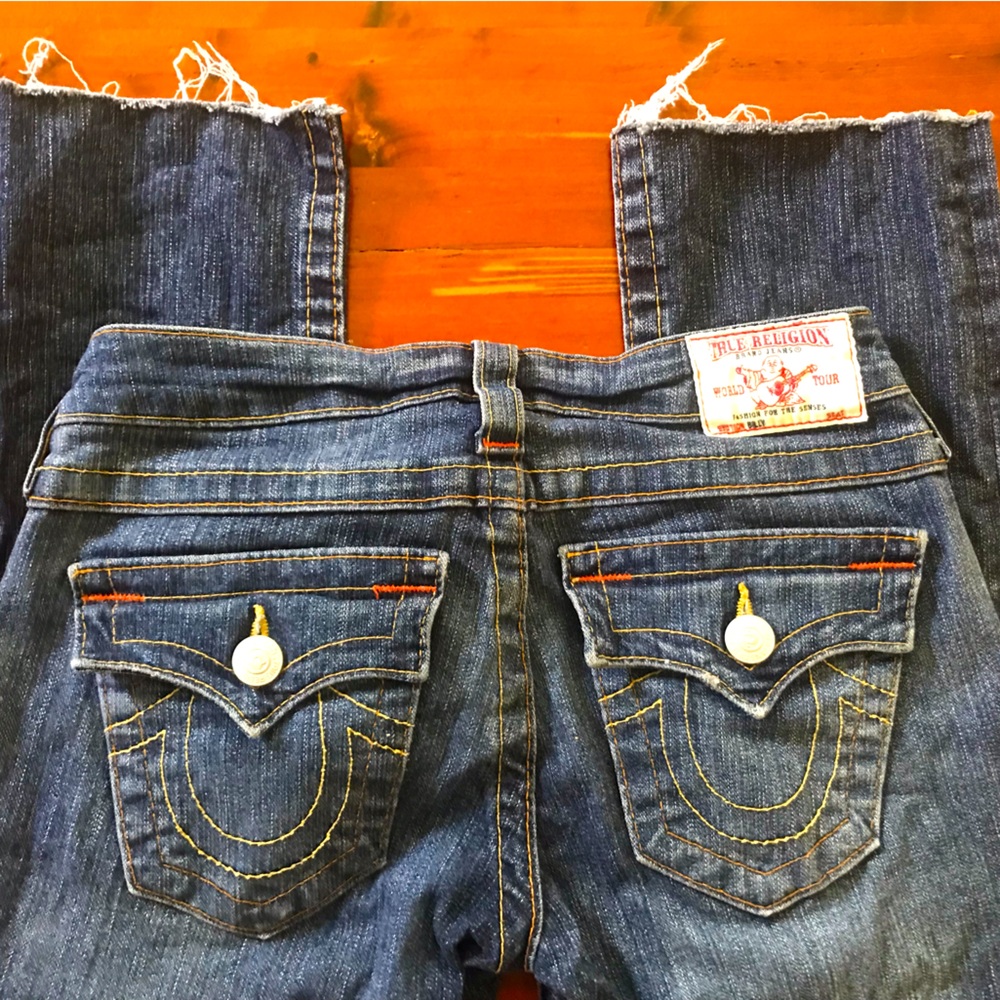 True Religion woman’s dark wash jeans size 25